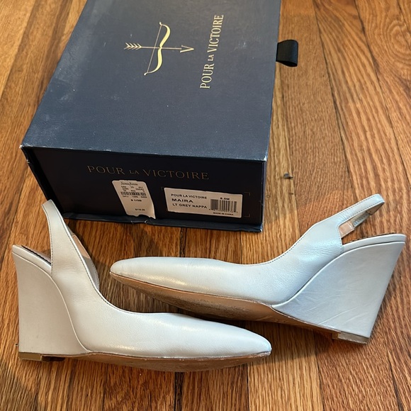 Gray Wedge Heels Size 8.5 - Picture 2 of 3